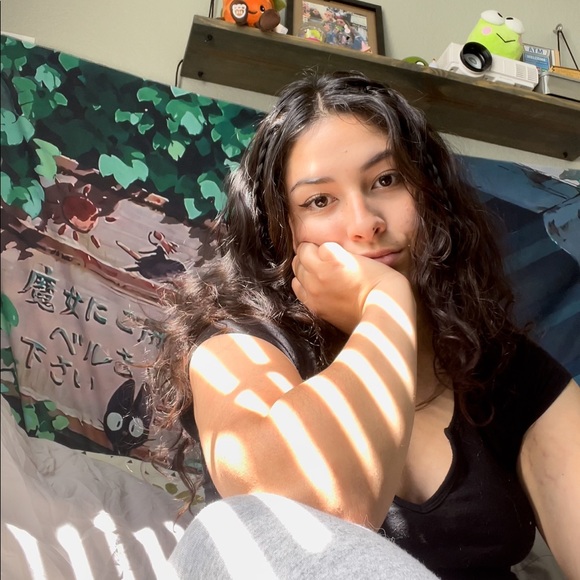 Meet your Posher, Vivian - Picture 1 of 1